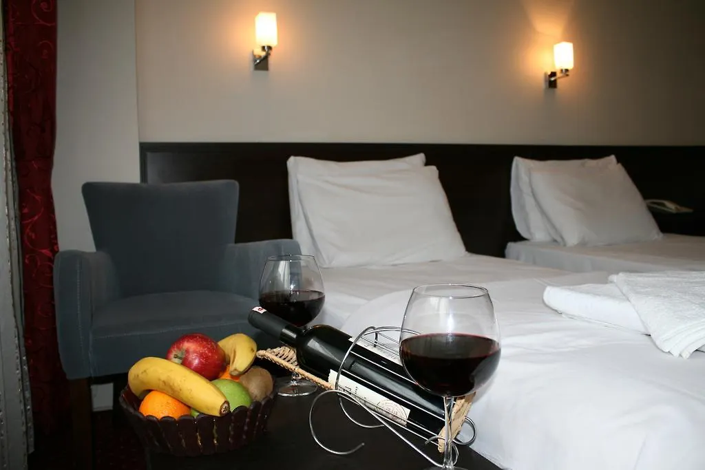 Diana Hotel İstanbul 2*,